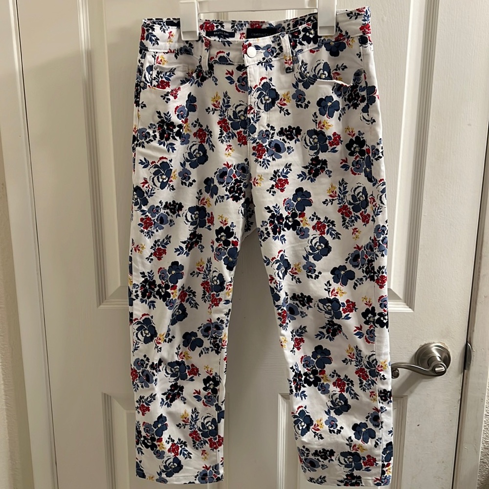 Charter Club White Floral Denim Capris Size 6